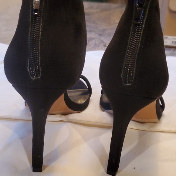 Audrey Brooks Black Suede Heels NWOB - Picture 4 of 7